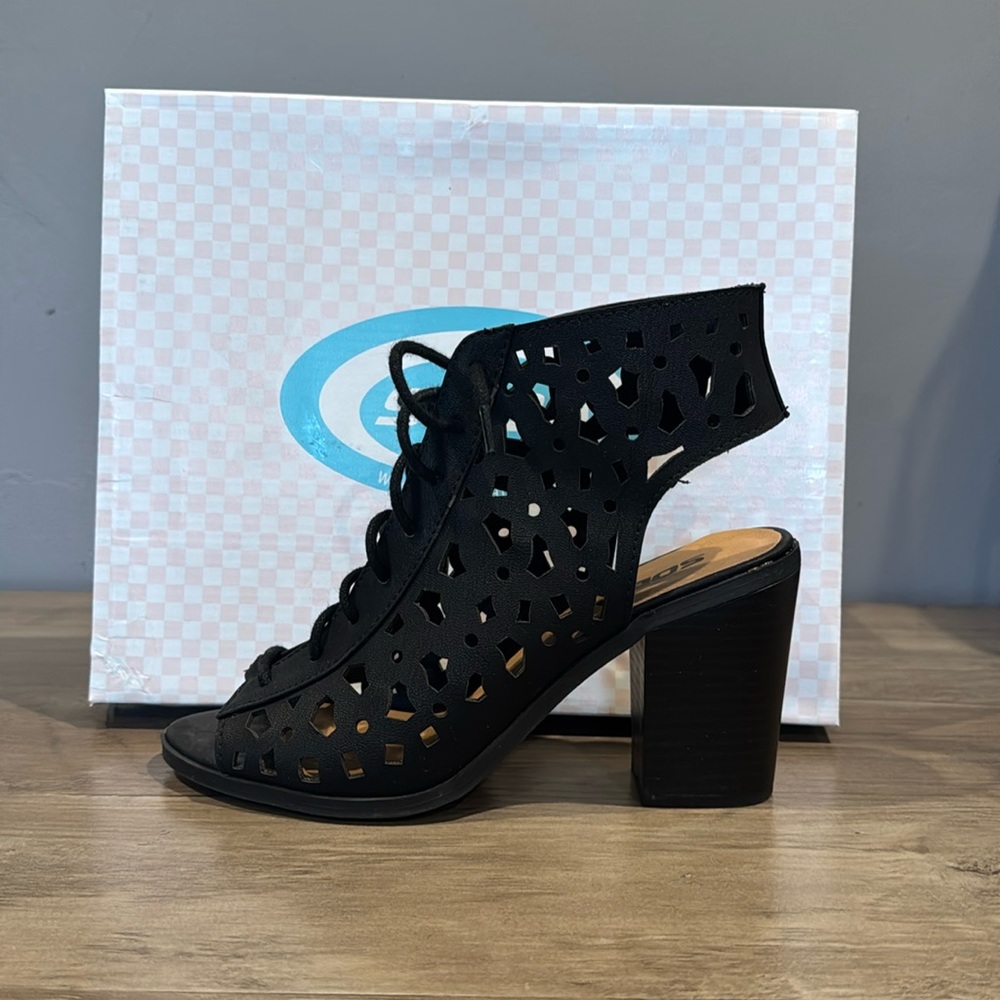 Lace up Bootie